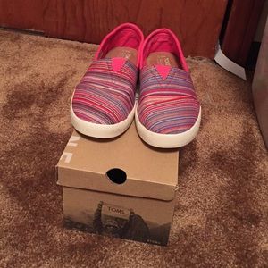 Women's Tom's - new with box, 8.5