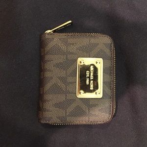 Michael kors wallet