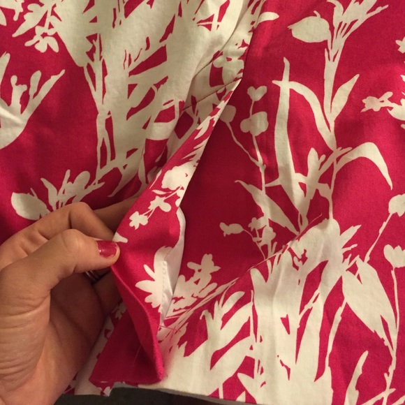 SOLD in bundle. NWOT Gorgeous Van Heusen skirt! - Picture 3 of 4