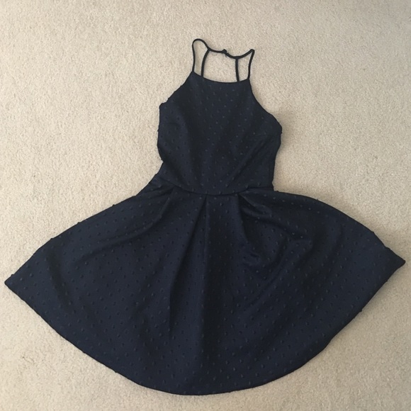 Lulus Dresses & Skirts - Fun textured dress 🙃