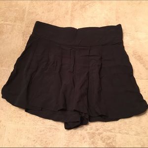 Black high waist fabric shorts