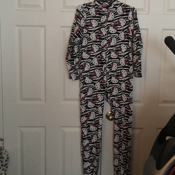 Hello Kitty Footed PJs - Picture 2 of 4