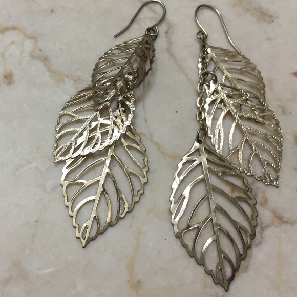 Beautiful leaf earnings 🍃😍 - Picture 1 of 2