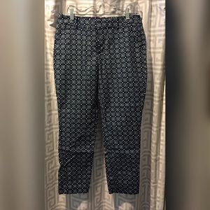 Patterned Capri length pants.