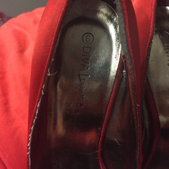 Red heels - Picture 2 of 3