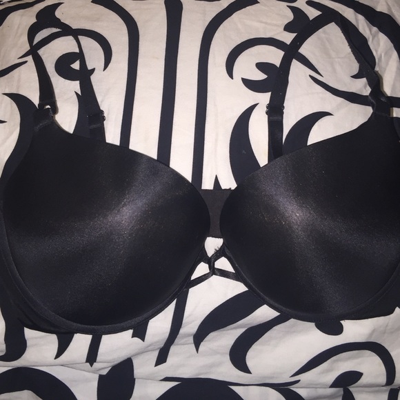 Victoria's Secret Miraculous Plunge 38D Black Bra