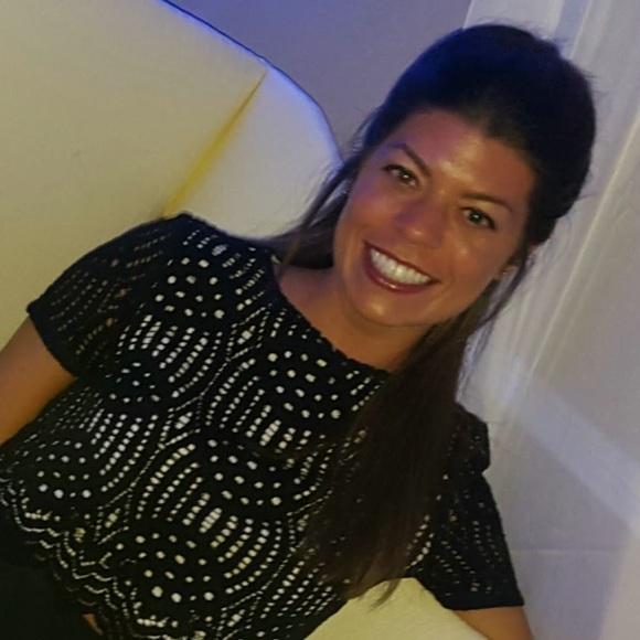 Meet your Posher, Dena