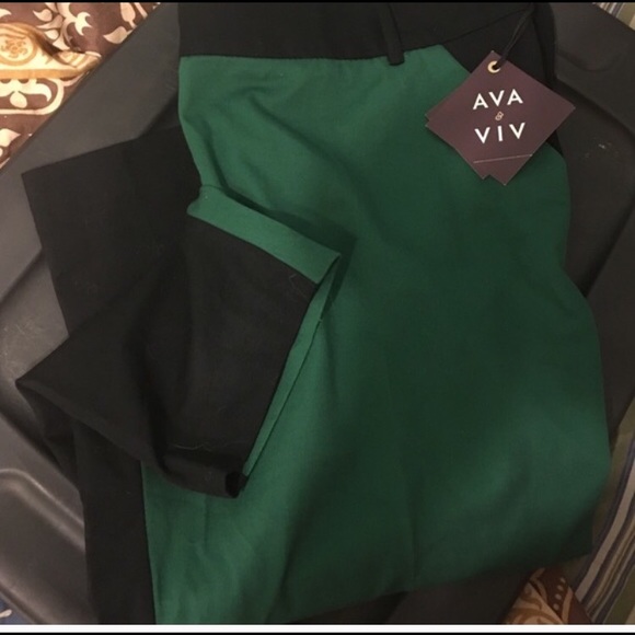 Ava & Viv Green and black Colorblock Ankle Pants
