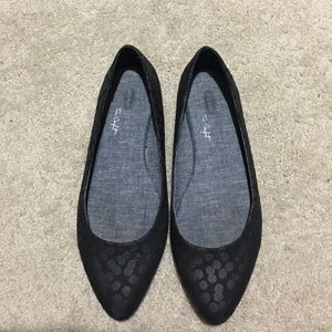 Black dress flats