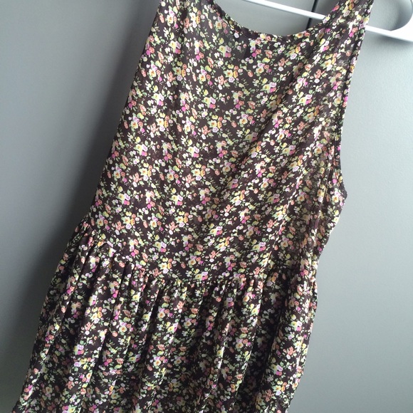🔅Floral Shear Sleeveless Blouse - Picture 2 of 4