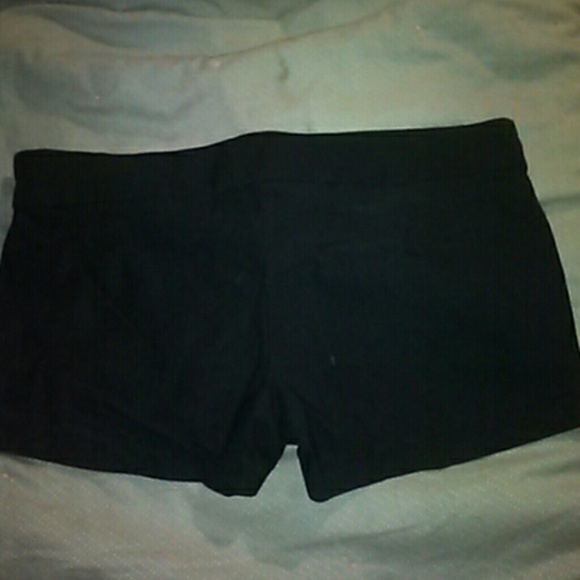 Shorts - Picture 3 of 3
