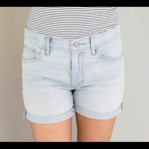 Gap 1969 Sexy Boyfriend shorts