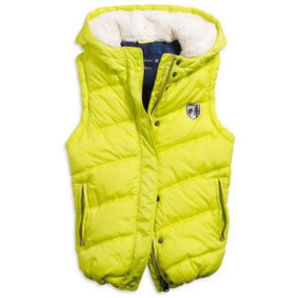 Yellow Vest American Eagle, fur hood, plaid inside