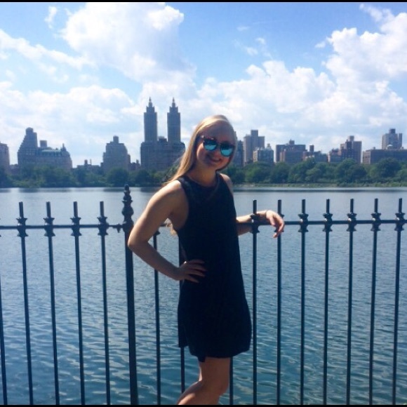 Meet your Posher, Alexandra - Picture 2 of 9