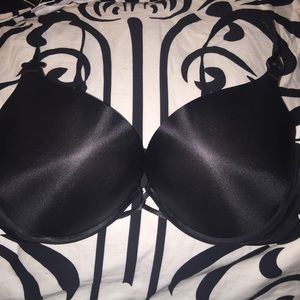 Victoria's Secret Black 38D Plunge Bra