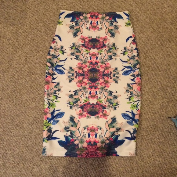 Floral Midi skirt