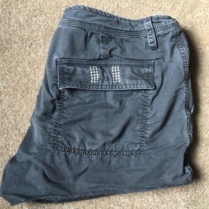 NEW 💀 Distressed Shorts with Studs