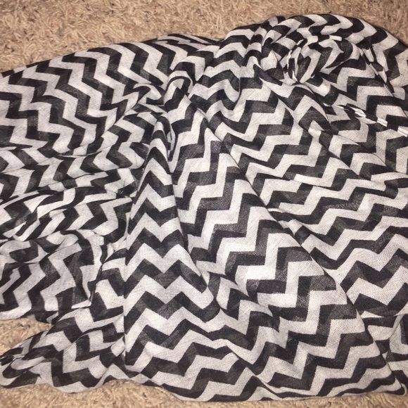 Black and white chevron infinity scarf