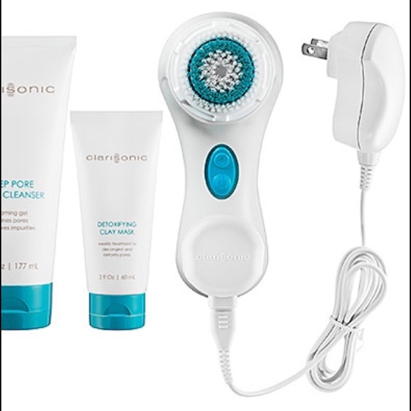 Deep pore clarisonic! Used and loved 💗