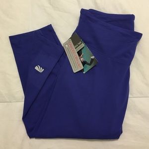 Marika Leggings Capri NWT