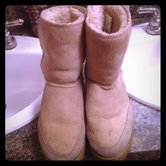 SIZE 7 TAN UGG BOOTS