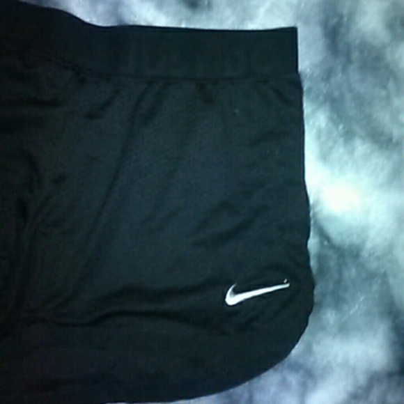 Shorts - Picture 2 of 4
