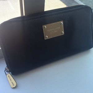 Michael Kors | black leather wallet
