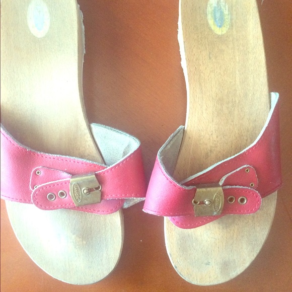Vintage comfy dr scholls massaging wooden slides