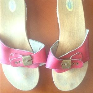 Vintage comfy dr scholls massaging wooden slides