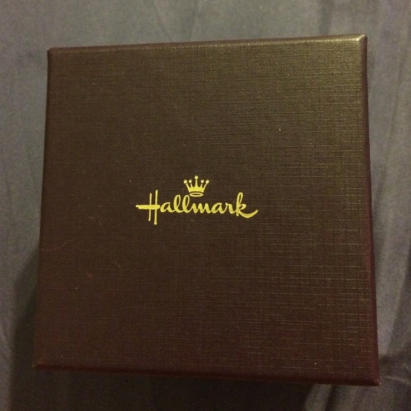 ⌚️HALLMARK Crystal Accent Heart Watch⌚️ - Picture 2 of 4