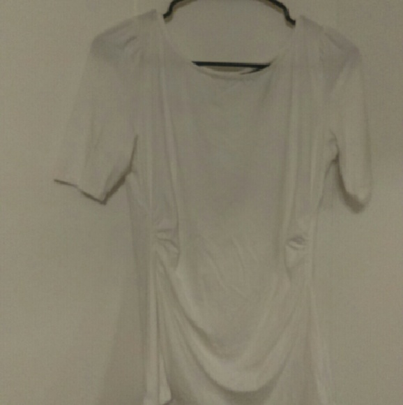 T shirt cinched at the waist with teardrop cutout