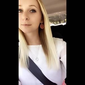 Meet your Posher, Melanie