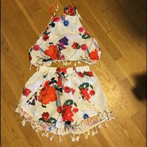 ✨7/27 HP✨Shorts and halter top set.