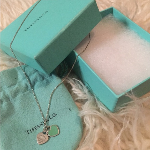 TIFFANY & Co. DOUBLE HEART NECKLACE