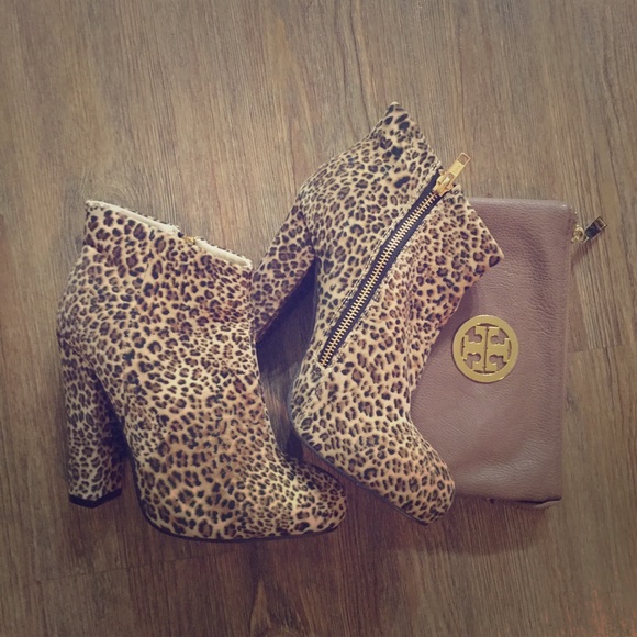 Cheetah Print Booties - Picture 1 of 3