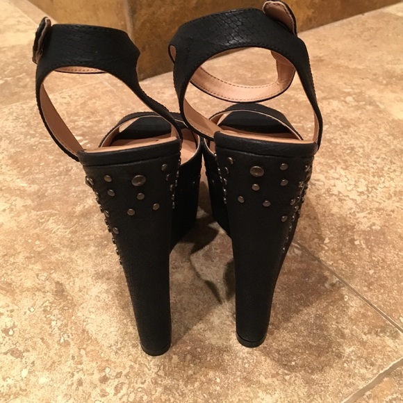 🕷Wedges🕷 - Picture 3 of 3