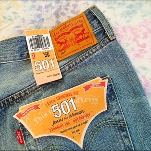 NWT Levi cut off shorts ☀️