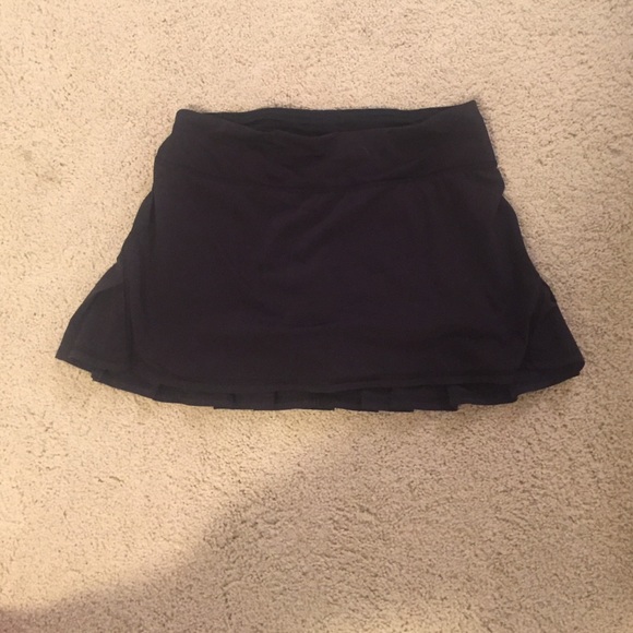 Black lululemon skirt!