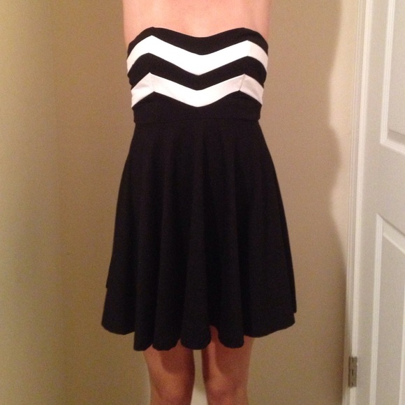 Cute strapless dress