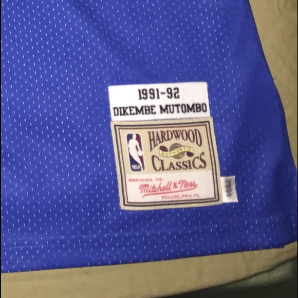 Throwback Dikimbe Mutumbo jersey - Picture 2 of 3