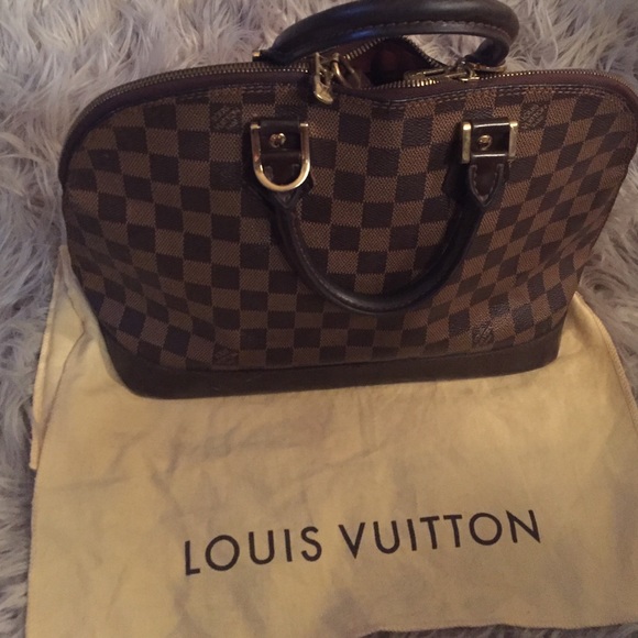 Louis Vuitton Handbags - Louis Vuitton alma damier. Authentic