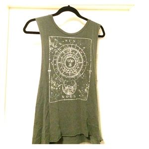 Knot sister muscle tank