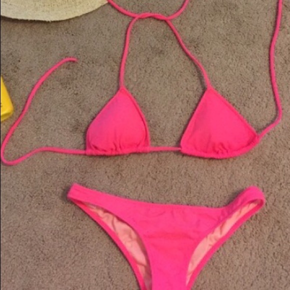 VS itsy triangle bikini