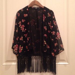 Floral kimono with fringe bottom