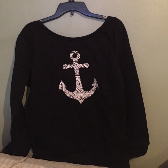 Anchor sweatshirt.