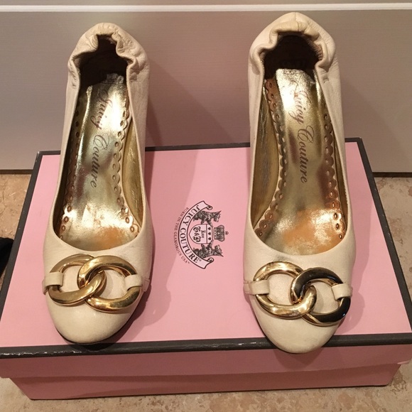 Juicy Couture white leather heels with gold buckle