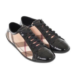 🎉SALE🎉Authentic Nova Check Rounded Toe Trainers