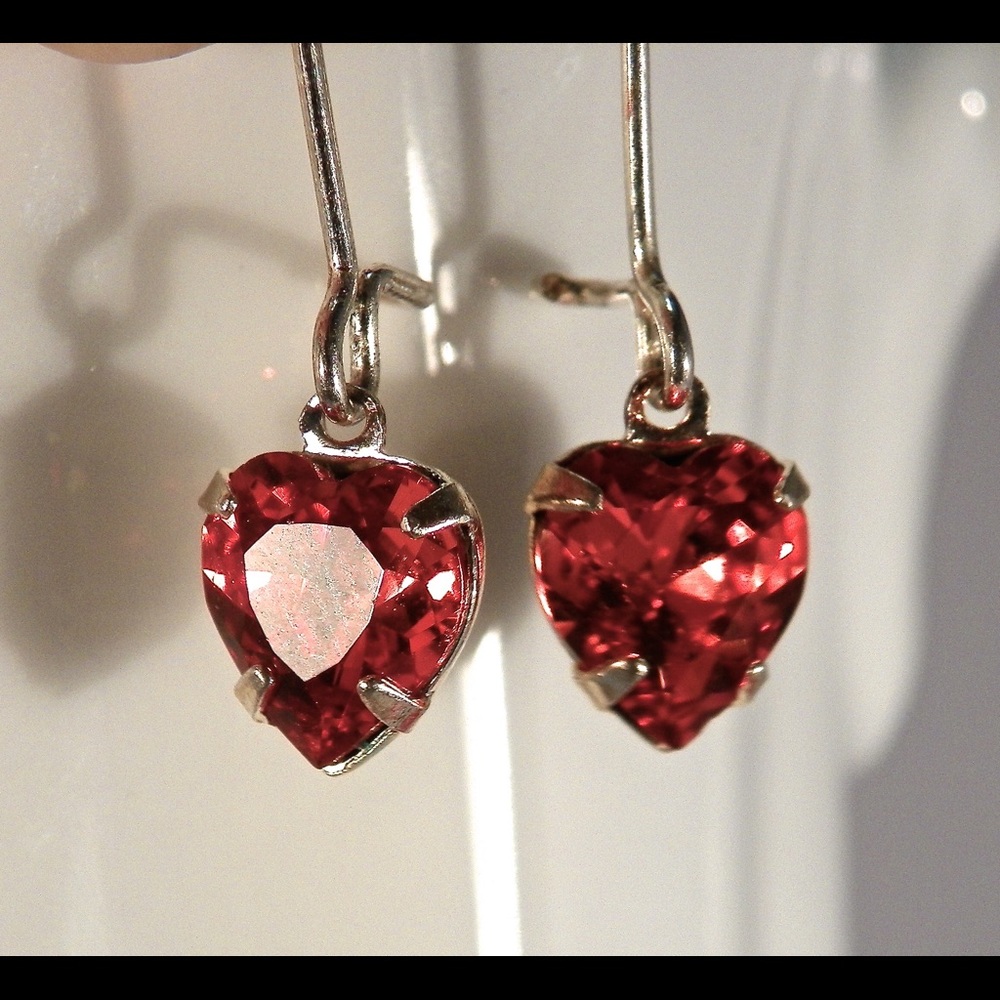 SALE. Cute 8mm Swarovski Crystal heart earrings. - Picture 4 of 8