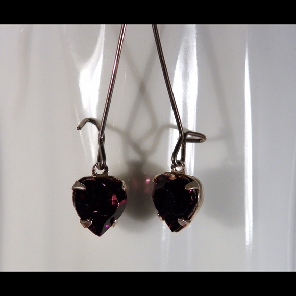 SALE. Cute 8mm Swarovski Crystal heart earrings. - Picture 6 of 8