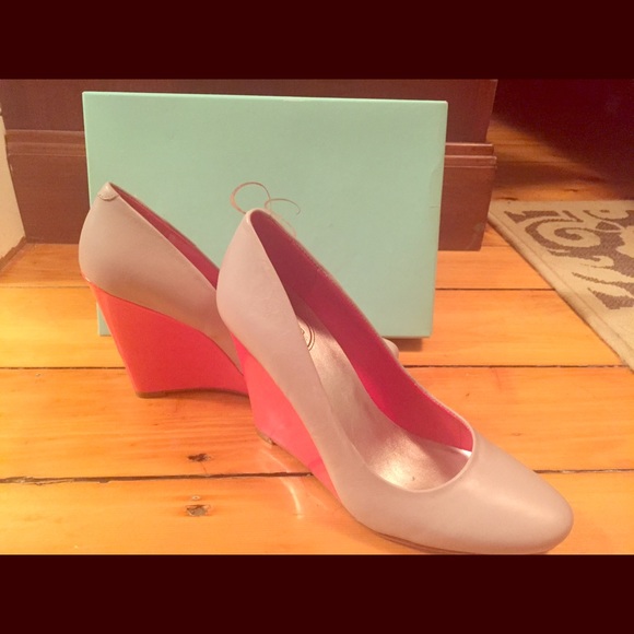 Size 8 Jessica Simpson Wedges